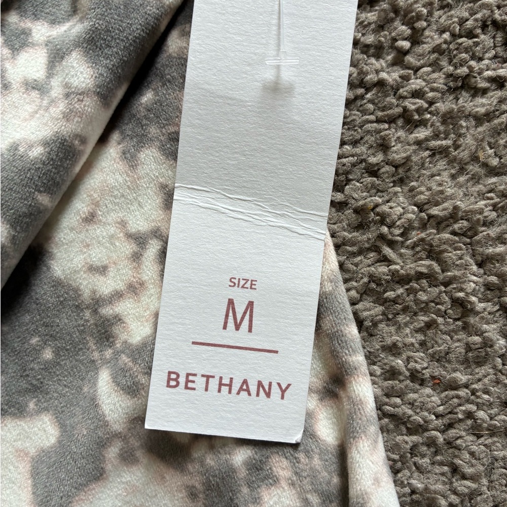LulaRoe Bethany Zip-Up Hoodie Velour Ivory Pink Gray Womans Medium NWT - Picture 5 of 5
